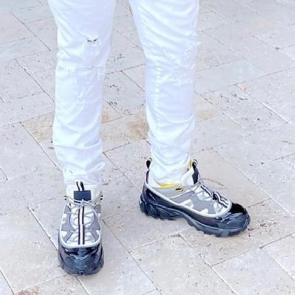 The shoe is in great condition, they a size 9.5 - Picture 3 of 11